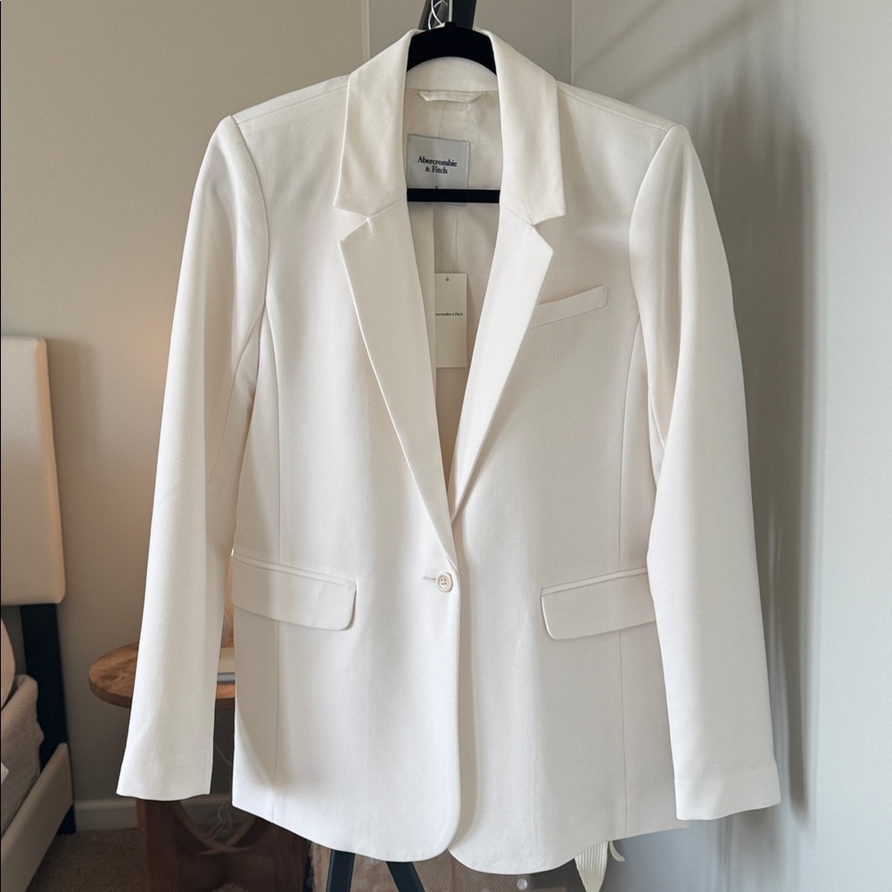 Abercrombie & Fitch Women's Cream Single-Button Tailored Blazer